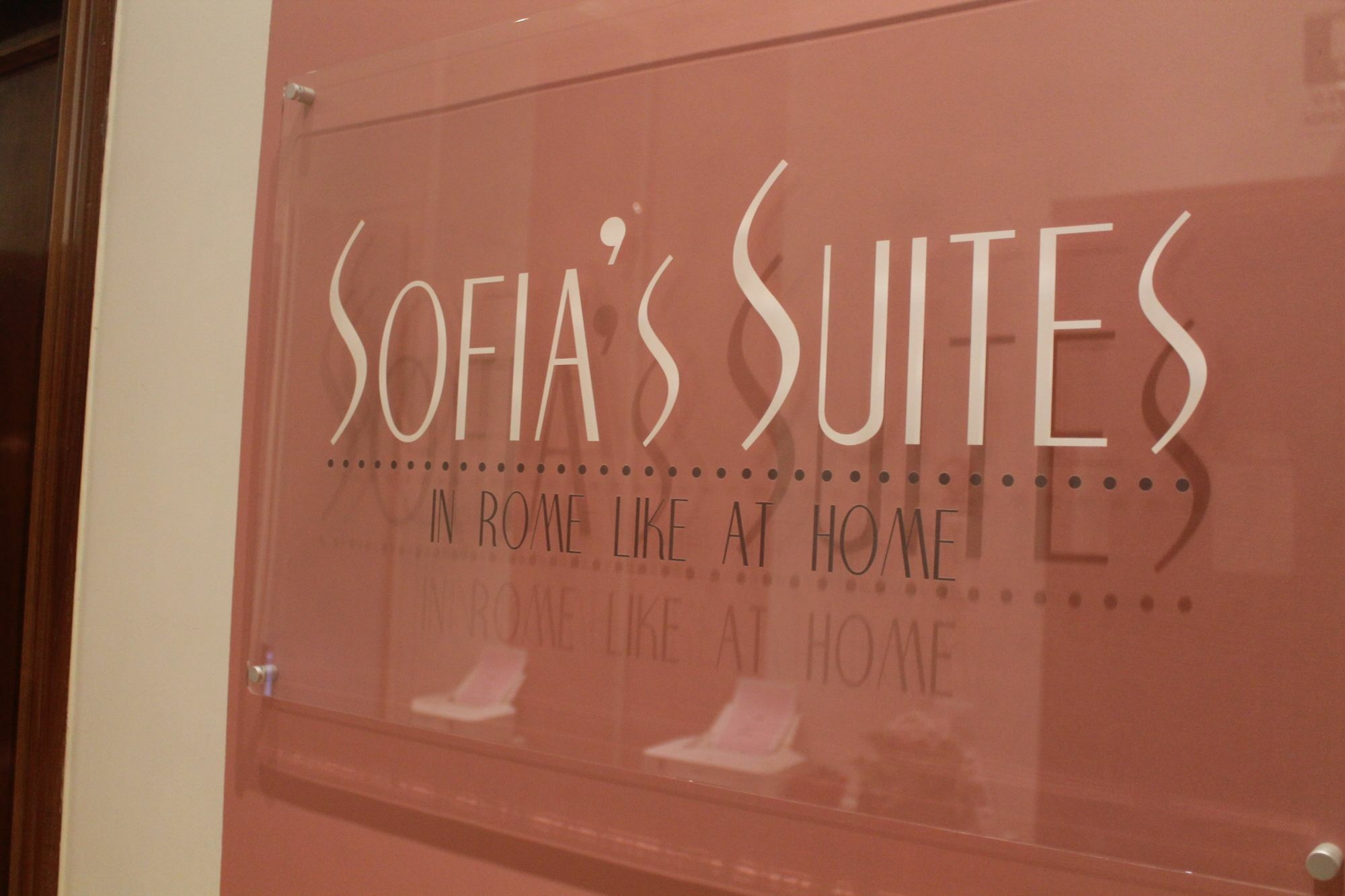 Sofia'S Suites Guesthouse Roma Exterior foto